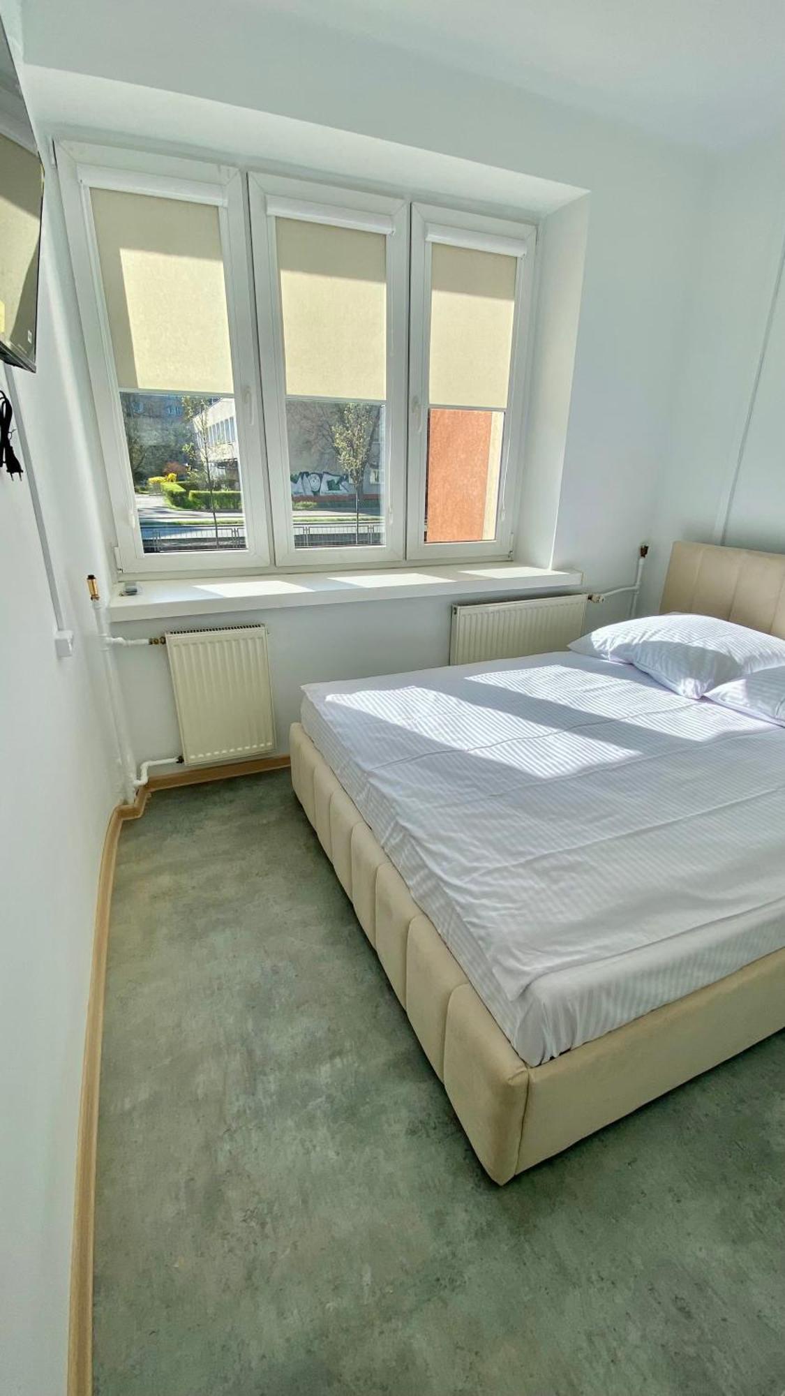 Hostel Harmonia Varsavia Esterno foto